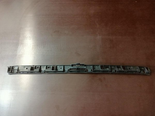 5C6807863 Крепление (кронштейн) заднего бампера центральное Volkswagen Jetta 2011-2015