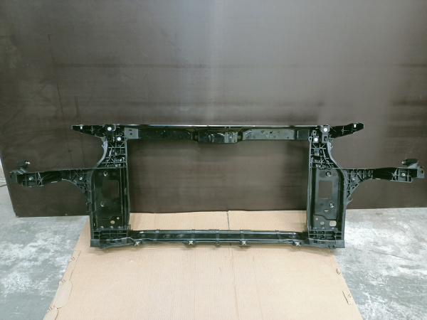 64101-C1700 Панель радиатора  Hyundai Sonata 2018-2020