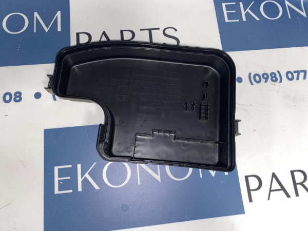 b62S66761 Крышка блока предохранителей Mazda 3 2013-2018