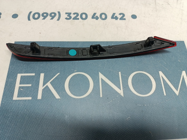 561945106B Катафот заднего бампера правый Passat B9 2019-