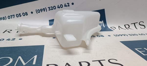 1375A261 Расширительный бачок охлаждения Mitsubishi Outlander 2016-2021