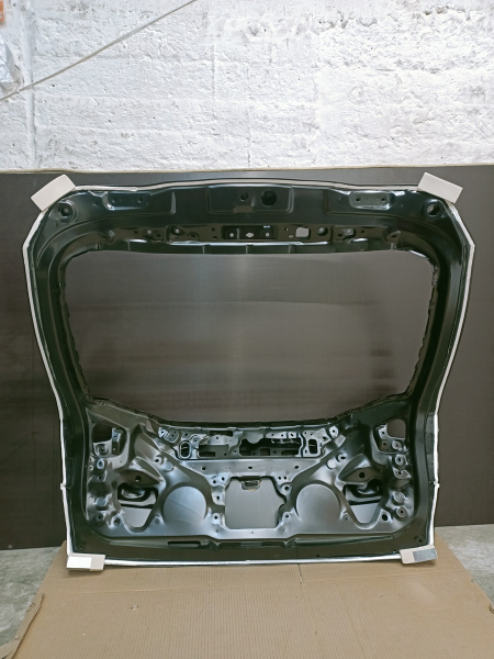 67005-F4070 Крышка багажника Toyota C-HR 2017-