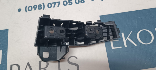 1755642-00-D Крепление заднего фонаря левое Tesla Model 3 2024-