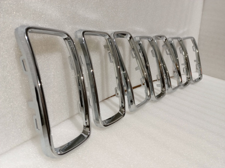 6VM90SZ0AA Кольца (хром) решетки радиатора Jeep Renegade 2019-2022