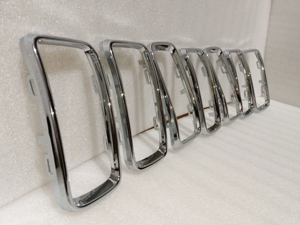 6VM90SZ0AA Кольца (хром) решетки радиатора Jeep Renegade 2019-2022