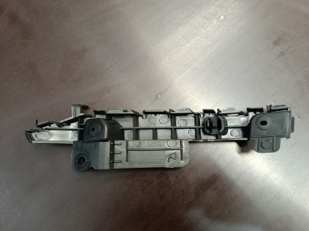 94826581 Крепление (кронштейн) переднего бампера правое Chevrolet Cruze 2009-2012
