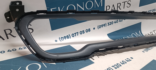 68210024AC Накладка (молдинг) решетки бампера черная Jeep Cherokee KL 2014-2018