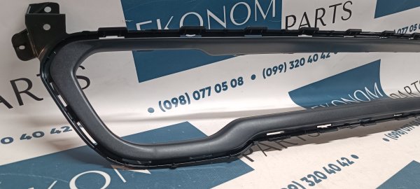 68210024AC Накладка (молдинг) решетки бампера черная Jeep Cherokee KL 2014-2018