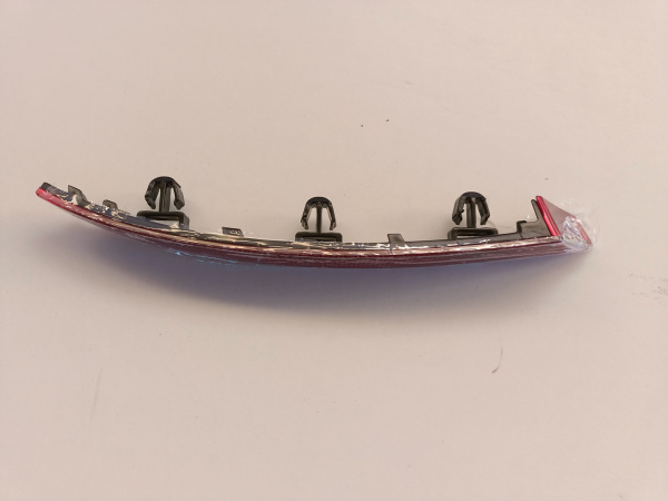 561945105A Катафот заднего бампера левый USA Volkswagen Passate B8 2016-2018