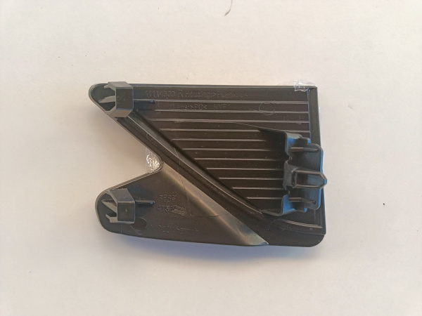 561-941-778-C Катафот противотуманной фары правый Volkswagen Passat B8 USA 2016-2018