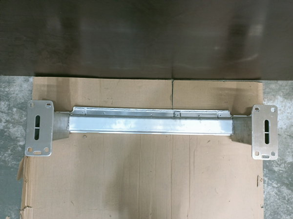 4M0807109C Усилитель переднего бампера AUDI Q7 2016-2021