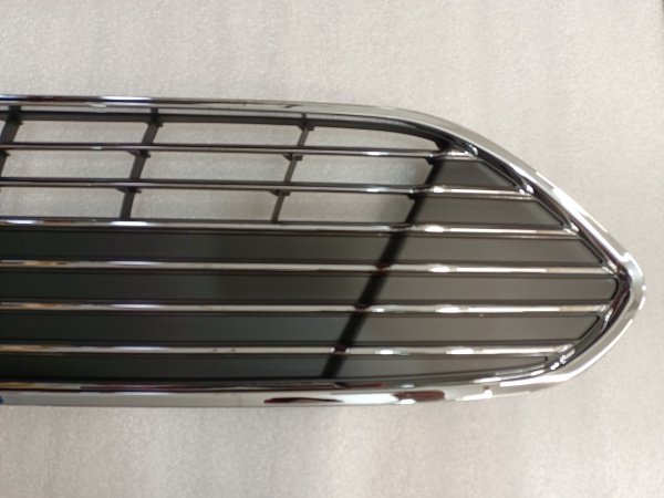 DM5Z-17K945-BA Решетка бампера (центральная) Ford C-Max 2010-2018