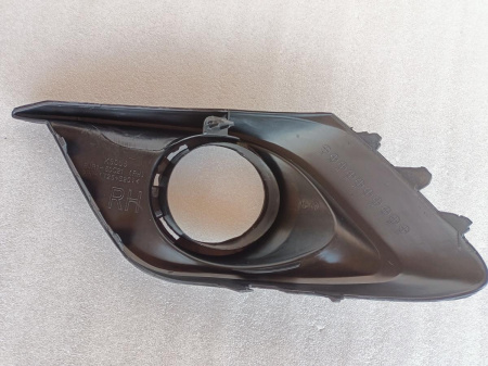 BJE150C11A Рамка противотуманной фары правая Mazda 3 2013-2016
