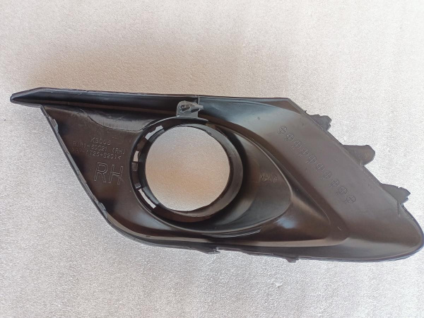 BJE150C11A Рамка противотуманной фары правая Mazda 3 2013-2016