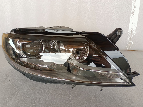 3C8 941 754 Q Фара правая EU Volkswagen Passate CC 2013-2018