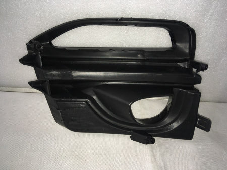 62256-4GA1A Накладка (рамка) противотуманной фары (sport) правая Infiniti Q50 2013-2016