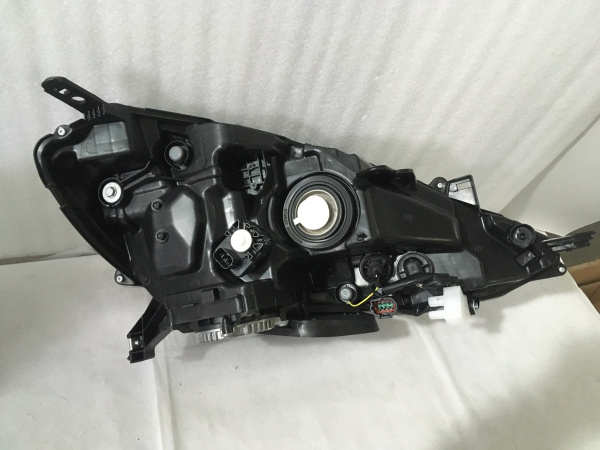 26060-3YU5A Фара левая LED Nissan Sentra 2016-2018