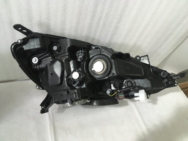 26060-3YU5A Фара левая LED Nissan Sentra 2016-2018