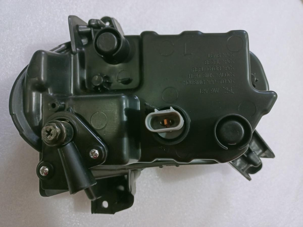 92201-S1000 Противотуманная фара левая Hyundai Santa Fe EU 2019-2020