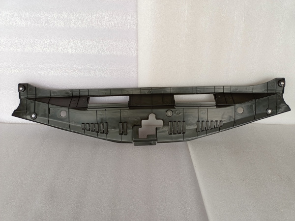 5329506190 Накладка замка капота Toyota Camry 2018-2021