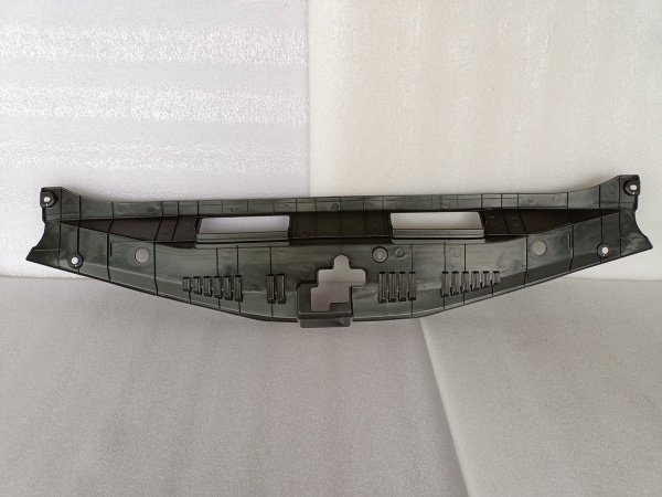 5329506190 Накладка замка капота Toyota Camry 2018-2021