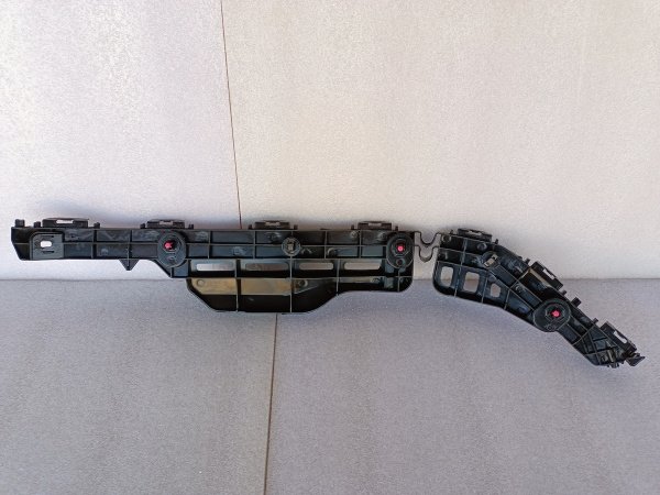 52156-0E070 Крепление заднего бампера левое Toyota Highlander 2014-2019
