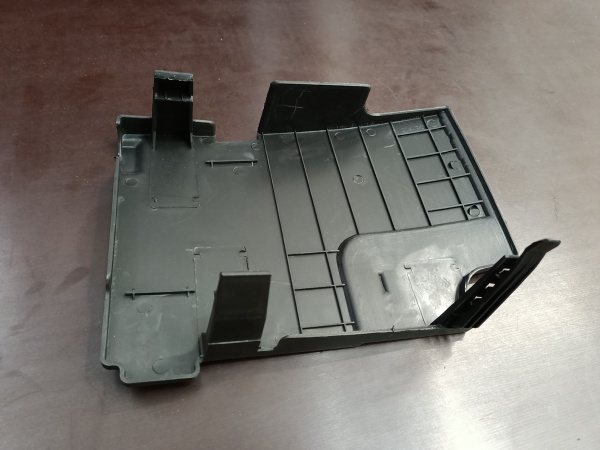 13303035 Крышка аккумуляторной батареи (декоративная) Chevrolet Cruze 2009-2012