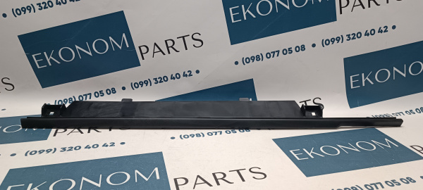 68205093AC Крепление накладки заднего бампера центральное под 1 трубу Jeep Cherokee 2014-2018