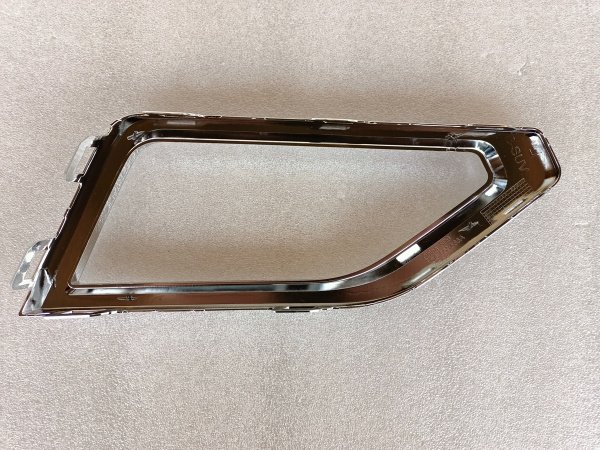 3CN853665C Рамка противотуманной фары левая Volkswagen Atlas 2017-2020