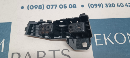 1755643-00-D Крепление заднего фонаря правое Tesla Model 3 2024-