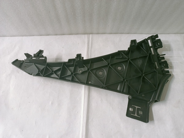 4L0807284B Кронштейн переднего бампера правый  AUDI Q7 2010-2015