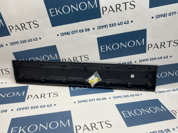 84853276 Накладка двери передняя правая Chevrolet Equinox 2017-2021