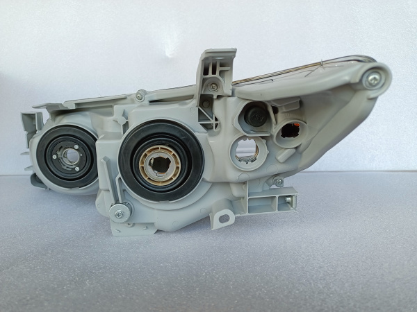 8113006890 Фара темная USA правая Toyota Camry 2012-2014