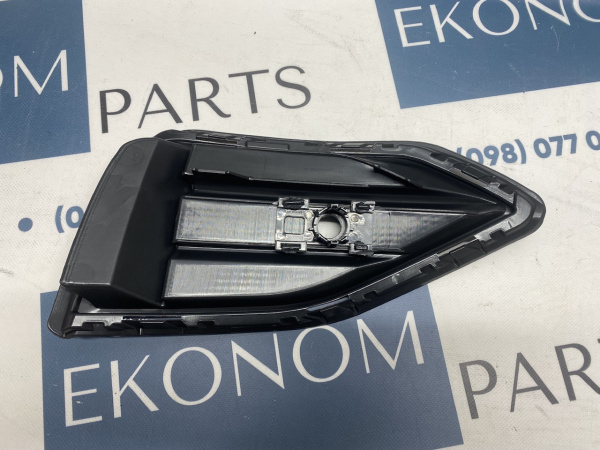 561853212A  Заглушка противотуманной фары правая (под парктроник) Passat B9 2019-