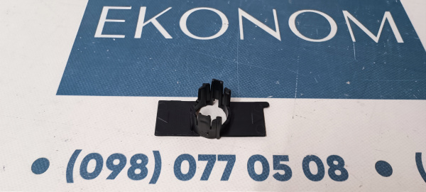 285336RA0C Крепление парктроника переднего бампера правое Nissan Rogue (X-Trail) 2021-2026