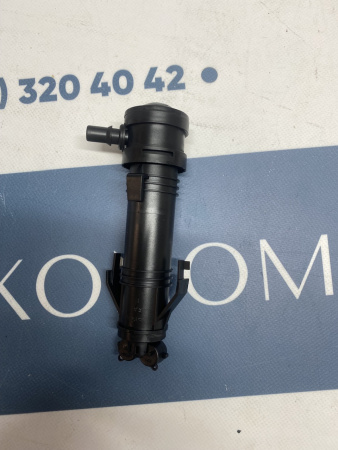 7P6955104A Форсунка омывателя фары правая Volkswagen Touareg 2015-2018