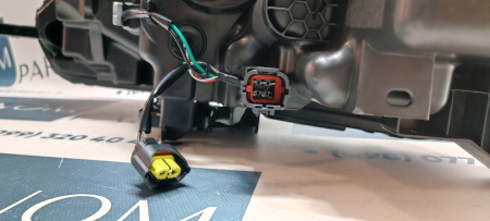 26010-6MR0A Фара (с желтым катафотом) USA правая Nissan Qashqai 2018-2022