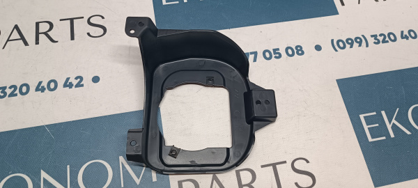 68256445AA Крепление противотуманной фары правое Jeep Renegade 2015-2018
