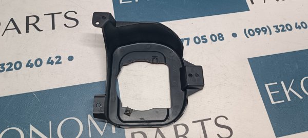 68256445AA Крепление противотуманной фары правое Jeep Renegade 2015-2018