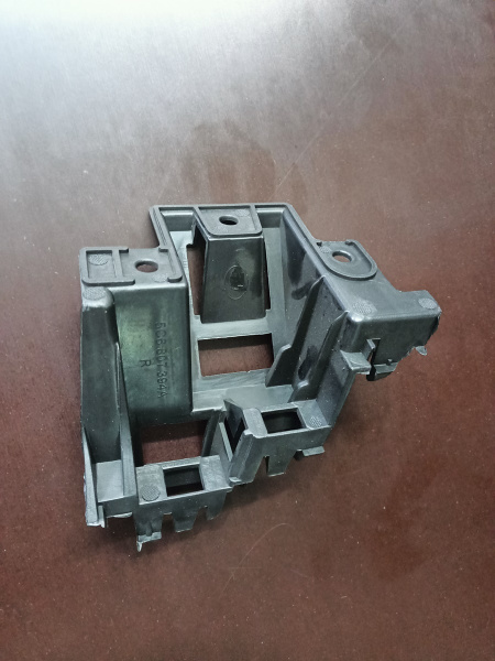 5C6807394A Крепление (кронштейн) заднего фонаря правое Volkswagen Jetta 2012-2015