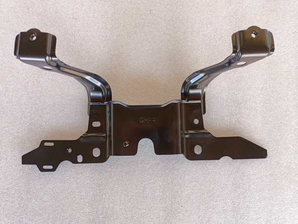 GHP95215YA Крепление замка капота Mazda 6 2013-2018