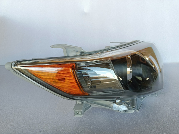 8113006890 Фара темная USA правая Toyota Camry 2012-2014