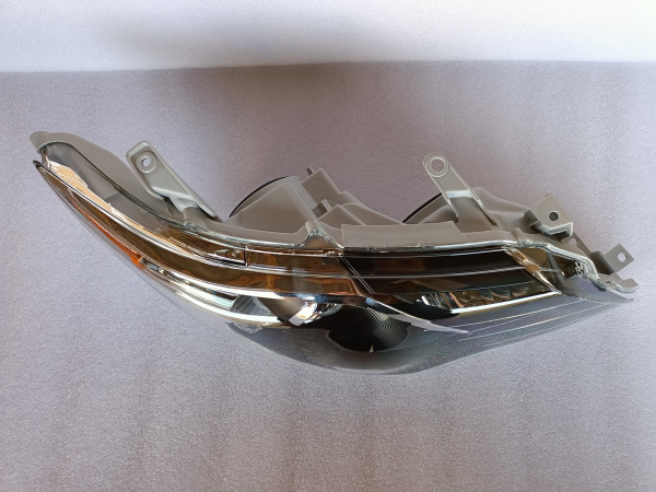 8113006890 Фара темная USA правая Toyota Camry 2012-2014