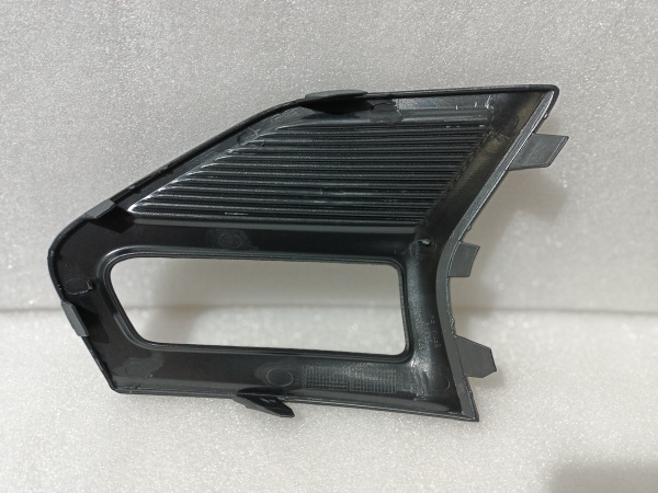 KS7Z-17B814-BC Рамка противотуманной фары матовая правая Ford Fusion 2019-2020