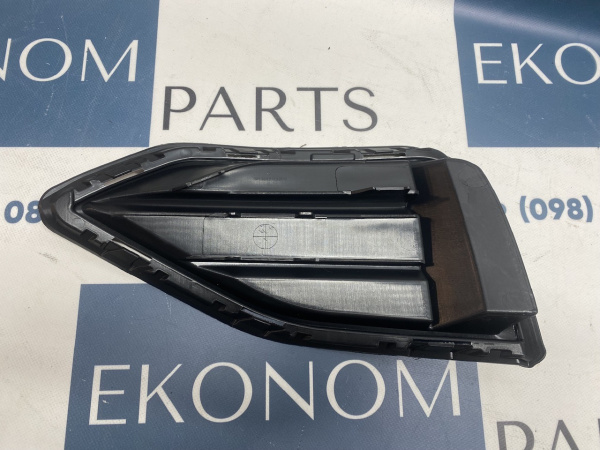 561853212A 9B9 Заглушка противотуманной фары правая (простая) Passat B9 2019-