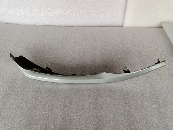 5312306190 Губа переднего бампера (серая) правая Toyota Camry 2021-