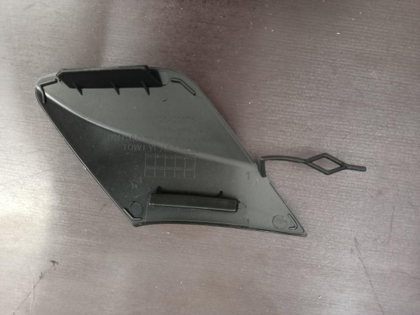 84051802 Заглушка крюка переднего бампера Chevrolet Cruze 2016-2019