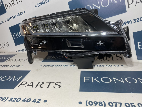 8301D640 Фара правая галоген USA Mitsubishi ASX 2020-