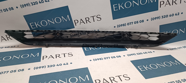 Решетка переднего бампера под парктроники графит Volkswagen Tiguan 2017-2020