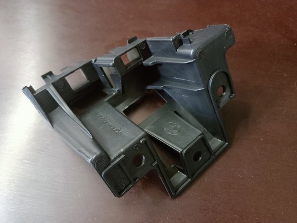 5C6807393A Крепление (кронштейн) заднего фонаря левое Volkswagen Jetta 2012-2015